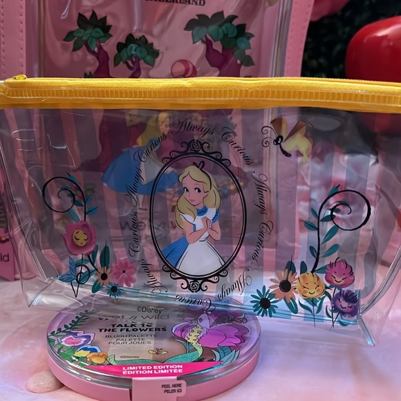 🩷🌸Alice and wonderland makeup bag bundle - Picture 7 of 10